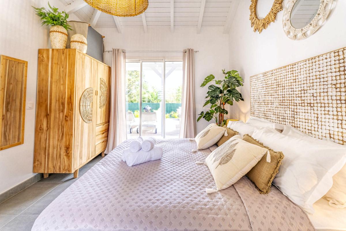 17.A louer villa avec piscine et Terre de haut Les Saintes- Villa Boheme